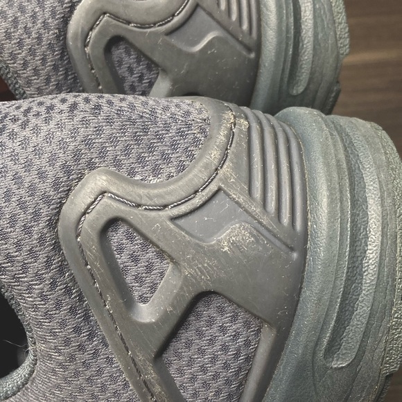 Gray ADIDAS men’s sneakers - Picture 4 of 5